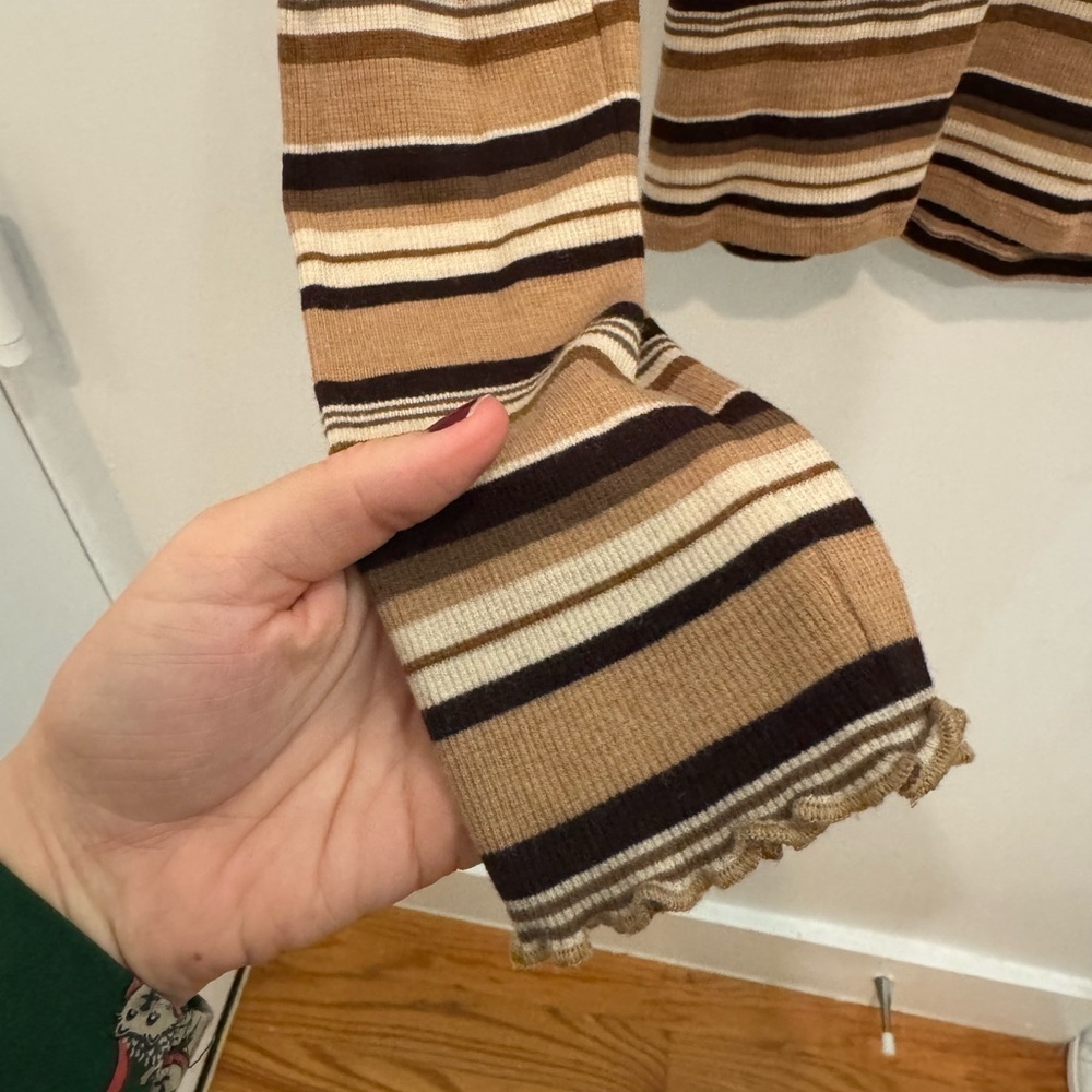 Route Brown Striped Turtleneck - Picture 4 of 6
